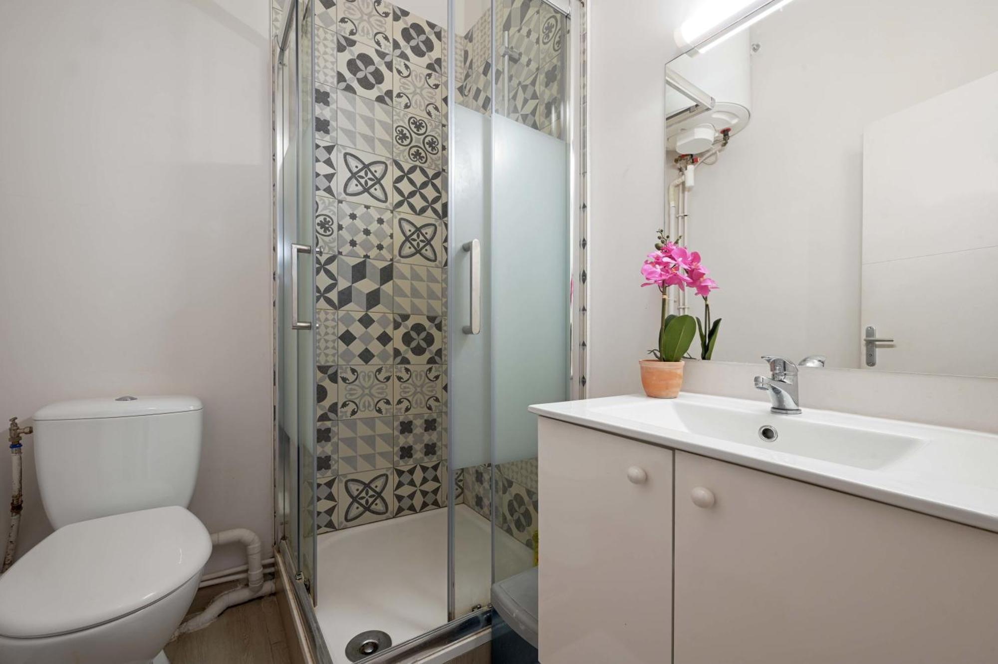 2 Bed Modern Fully Furnish Flat,Close To Buttes Chaumon Park Apartment Paris Exterior foto